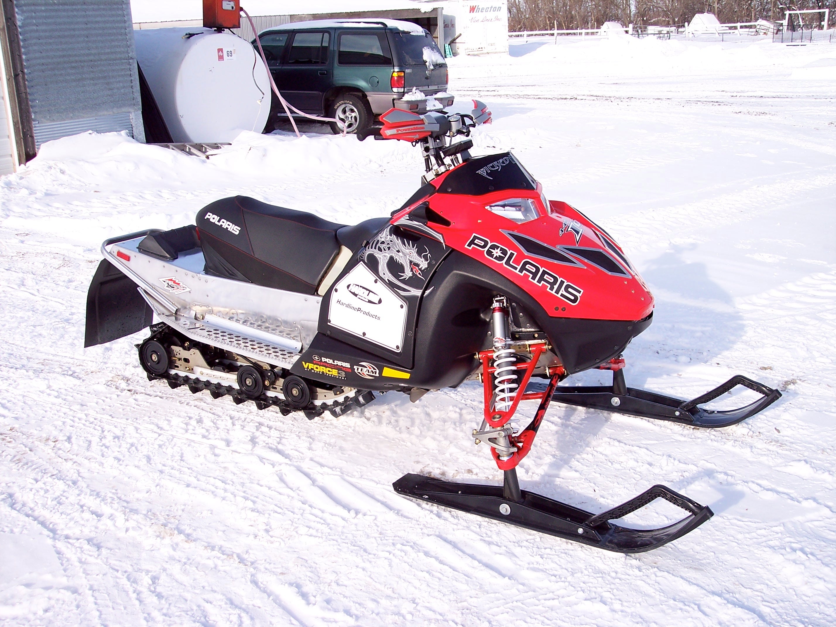Поларис чей производитель. Polaris Cross snowmobile 2005. Polaris IQ 440. Поларис RMK 600 крепеж. Polaris IQ 600 LXT.